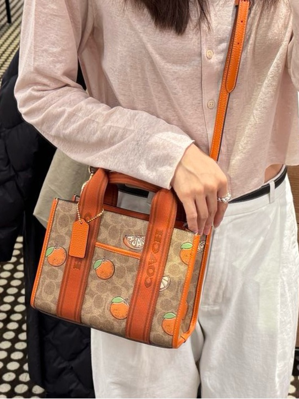 Coach Smith Tote Bag 24 In Signature Canvas With Orange Print NWT - Picture 6 of 6